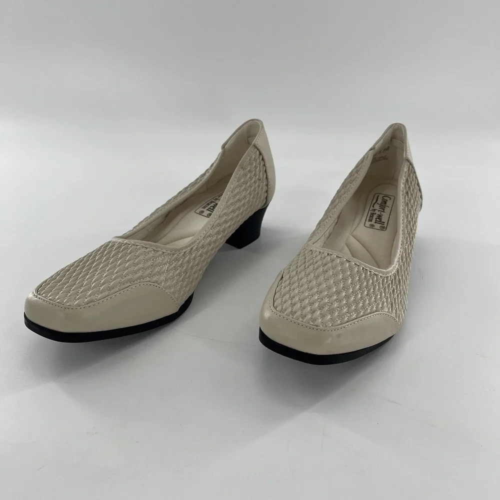 Comfort Well‎ Beacon Stretch N Form Slip On Shoes 8.5M Nude Beige Low Heel Pump